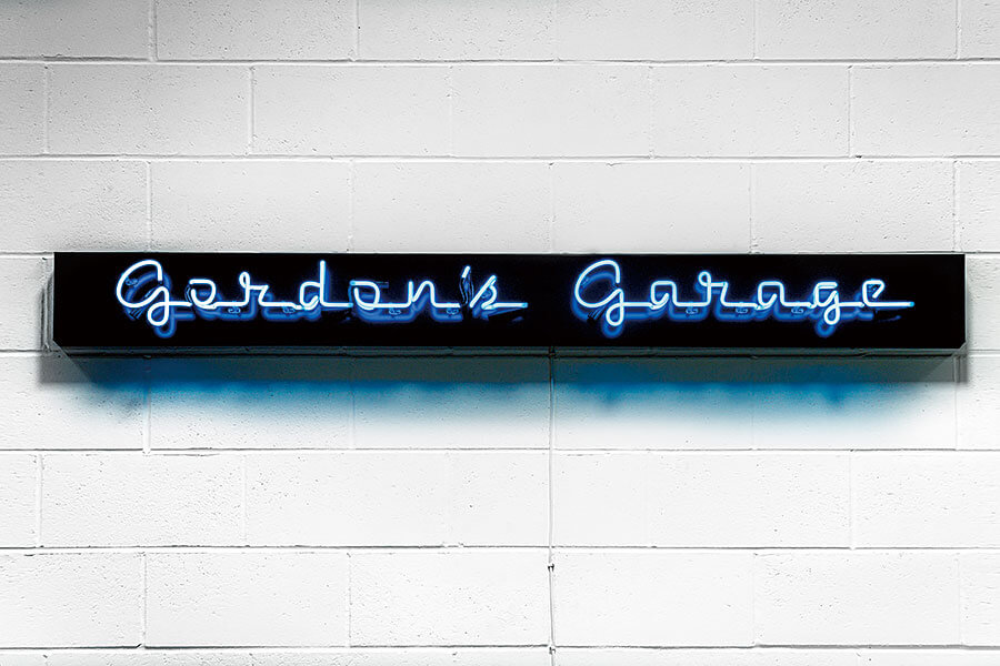 麥拉倫F1之父賣掉親生仔套現,用所得擴充世上最美妙的輕車收藏系列,各位有興趣加入導覽團一探究竟嗎?