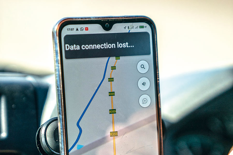 遠征南非最乾最熱人跡最罕至的未鋪裝道路,似乎不是慶祝七十大壽的典型活動,但Land Cruiser又豈是典型古來稀。