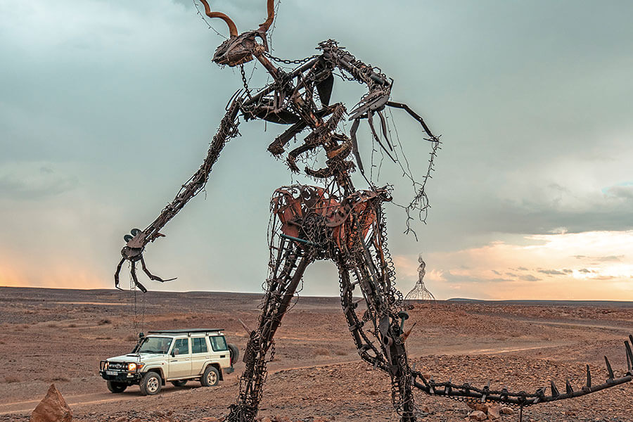 遠征南非最乾最熱人跡最罕至的未鋪裝道路,似乎不是慶祝七十大壽的典型活動,但Land Cruiser又豈是典型古來稀。