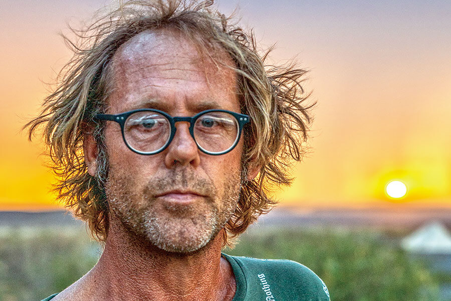 遠征南非最乾最熱人跡最罕至的未鋪裝道路,似乎不是慶祝七十大壽的典型活動,但Land Cruiser又豈是典型古來稀。