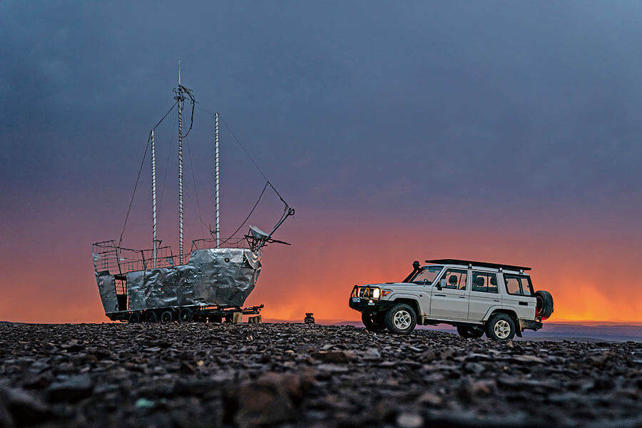 遠征南非最乾最熱人跡最罕至的未鋪裝道路,似乎不是慶祝七十大壽的典型活動,但Land Cruiser又豈是典型古來稀。