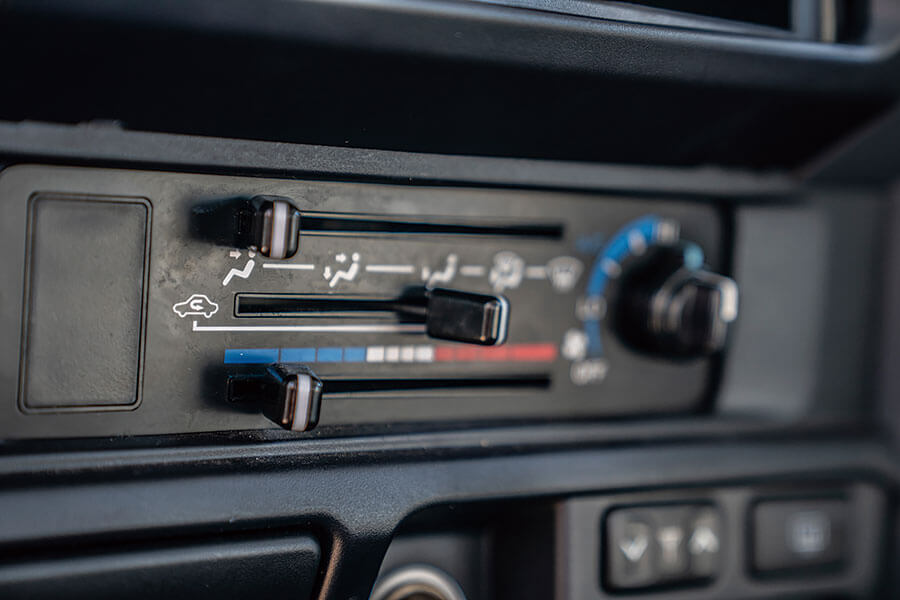 遠征南非最乾最熱人跡最罕至的未鋪裝道路,似乎不是慶祝七十大壽的典型活動,但Land Cruiser又豈是典型古來稀。