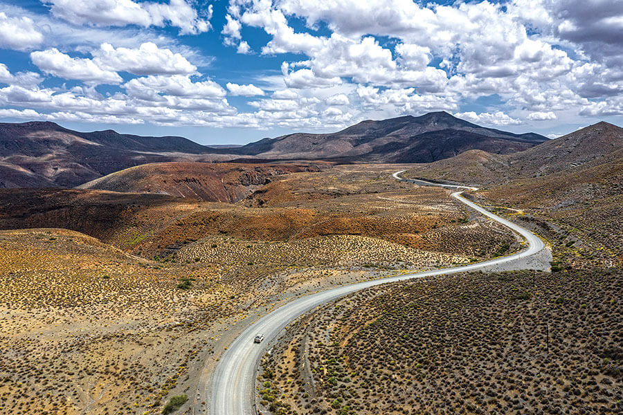 遠征南非最乾最熱人跡最罕至的未鋪裝道路,似乎不是慶祝七十大壽的典型活動,但Land Cruiser又豈是典型古來稀。