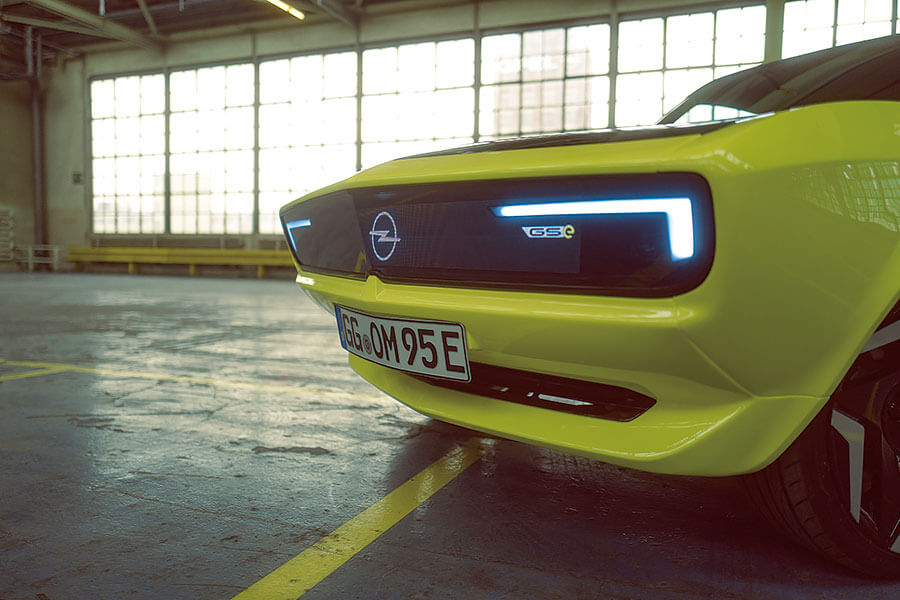 記得歐寶Manta嗎？退隱半個世紀後，Manta現已挑起一根不值得羨慕的擔子重出江湖，務使歐寶再起風雲。