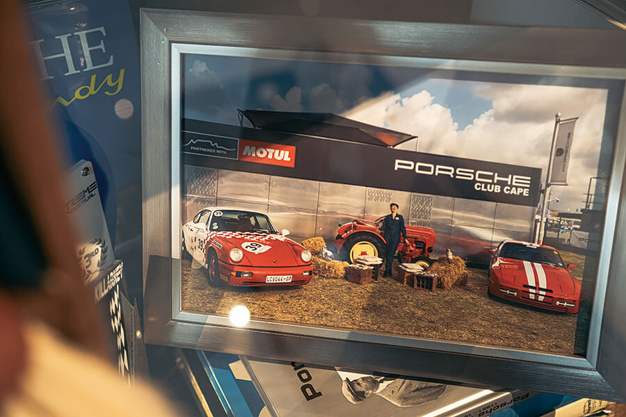 一看就知這個陣容鼎盛的南非汽車收藏系列不是男子漢的遊戲。她是醉心保時捷的發燒友,在斯圖加特以南擁有世上其中一個最令人讚嘆的珍藏系列。