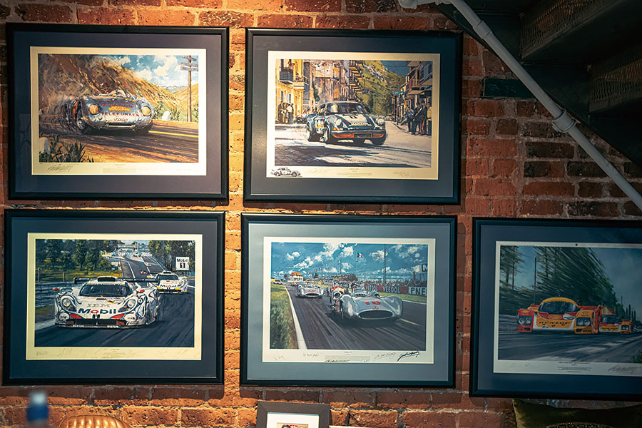 一看就知這個陣容鼎盛的南非汽車收藏系列不是男子漢的遊戲。她是醉心保時捷的發燒友,在斯圖加特以南擁有世上其中一個最令人讚嘆的珍藏系列。