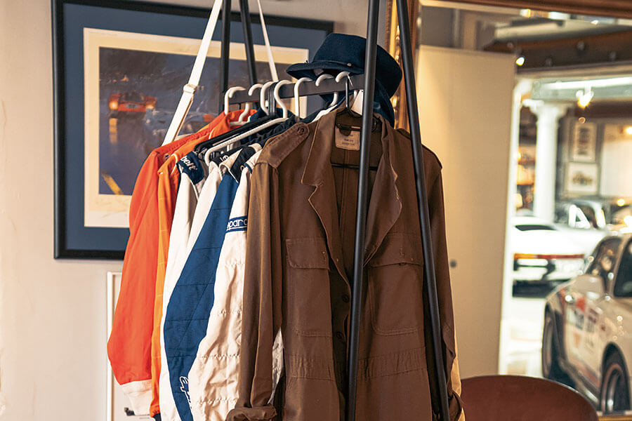 一看就知這個陣容鼎盛的南非汽車收藏系列不是男子漢的遊戲。她是醉心保時捷的發燒友,在斯圖加特以南擁有世上其中一個最令人讚嘆的珍藏系列。