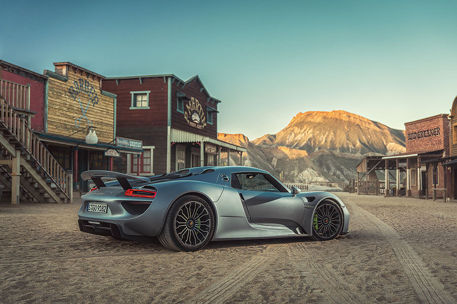 由史上最偉大的德國汽車工程師建立，再到納入福斯集團旗下，再過去七十三年的品牌發展歷史中，以下是我輩認為保時捷最佳的九大傑作。