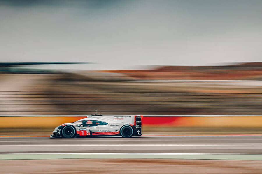 由史上最偉大的德國汽車工程師建立，再到納入福斯集團旗下，再過去七十三年的品牌發展歷史中，以下是我輩認為保時捷最佳的九大傑作。