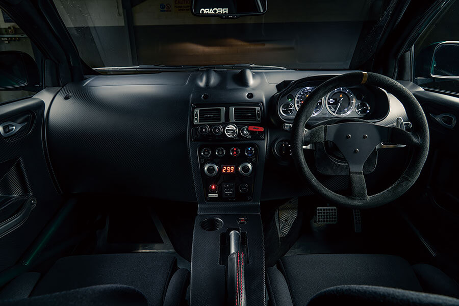 007請退開,是時候探索一下Aston Martin實實在在的絕密計劃。