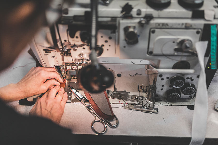 007請退開,是時候探索一下Aston Martin實實在在的絕密計劃。