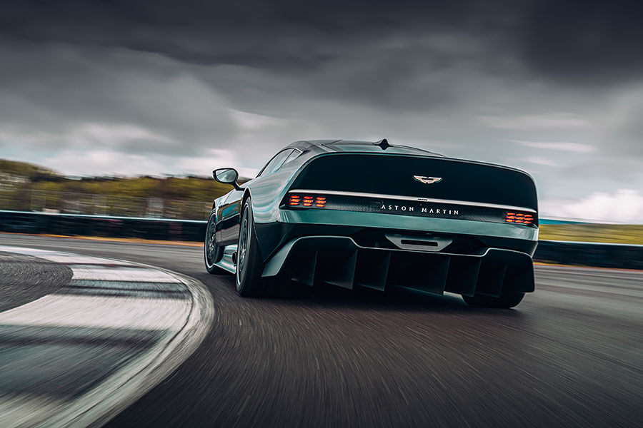 007請退開，是時候探索一下Aston Martin實實在在的絕密計劃。