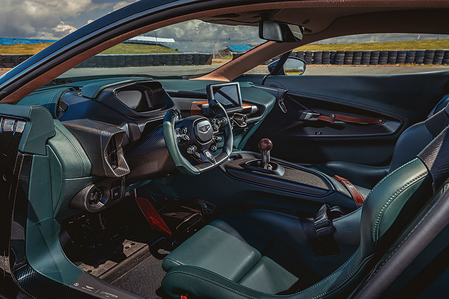 007請退開,是時候探索一下Aston Martin實實在在的絕密計劃。