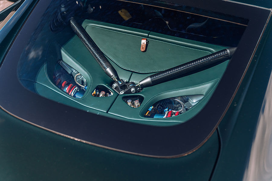 007請退開,是時候探索一下Aston Martin實實在在的絕密計劃。