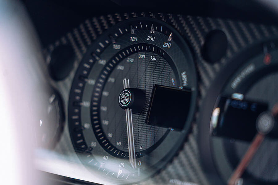 007請退開,是時候探索一下Aston Martin實實在在的絕密計劃。