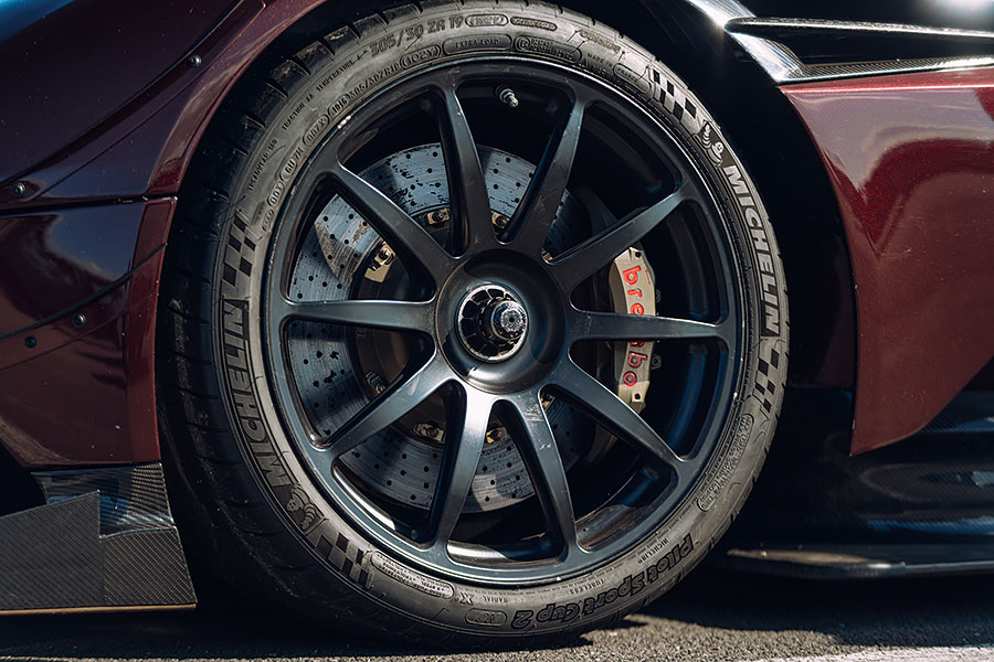 007請退開,是時候探索一下Aston Martin實實在在的絕密計劃。