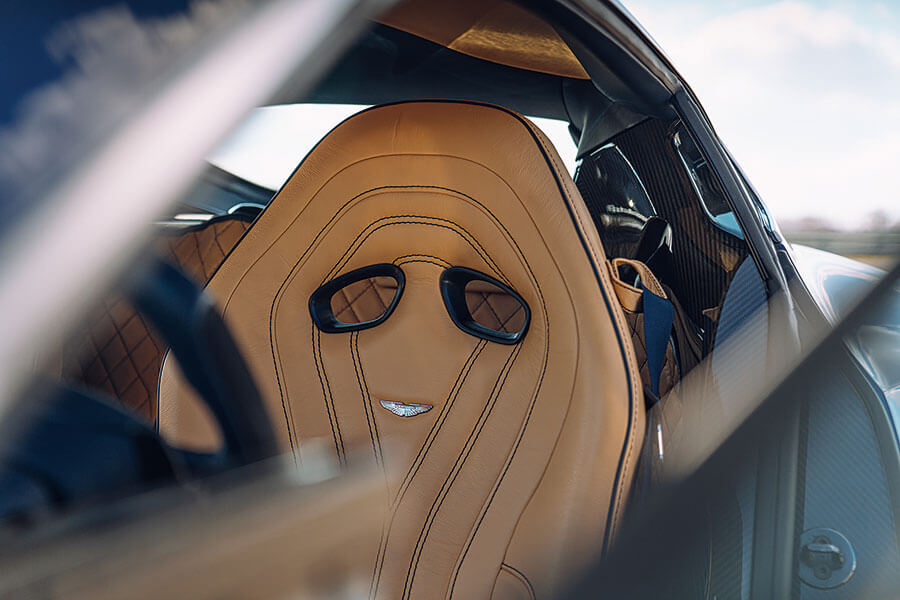 007請退開,是時候探索一下Aston Martin實實在在的絕密計劃。