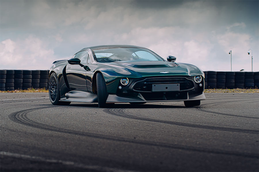 007請退開,是時候探索一下Aston Martin實實在在的絕密計劃。