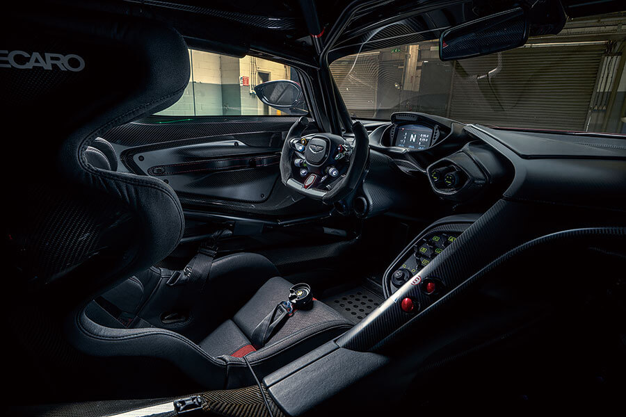 007請退開,是時候探索一下Aston Martin實實在在的絕密計劃。