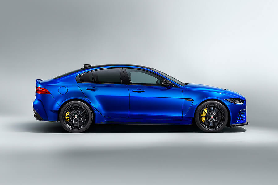 裝尾翼？還是不裝尾翼？以下九個車款就交給你來做決定！