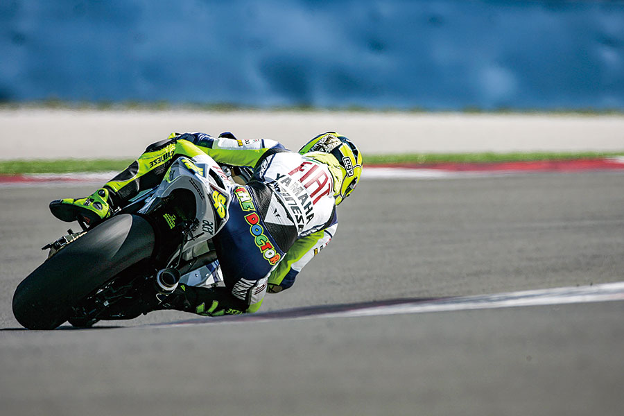 伍茲;阿里;冼拿……羅西?隨著MotoGP最偉大的表演者高掛車靴,最熟悉其人其事的專家欲問一聲是甚麼令他如此特出?