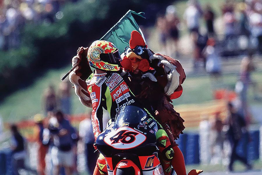 伍茲;阿里;冼拿……羅西?隨著MotoGP最偉大的表演者高掛車靴,最熟悉其人其事的專家欲問一聲是甚麼令他如此特出?