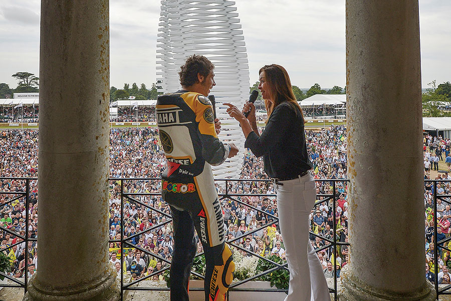 伍茲;阿里;冼拿……羅西?隨著MotoGP最偉大的表演者高掛車靴,最熟悉其人其事的專家欲問一聲是甚麼令他如此特出?