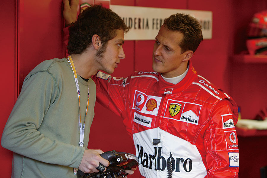 伍茲;阿里;冼拿……羅西?隨著MotoGP最偉大的表演者高掛車靴,最熟悉其人其事的專家欲問一聲是甚麼令他如此特出?