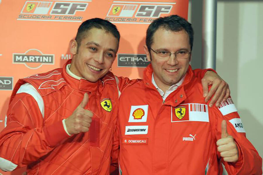 廿五載屹立頂端會風雲。