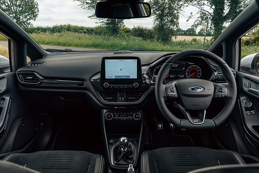 令人神往的福特Fiesta ST實在太無敵,幾乎所有對手都為之退避三舍,Mini修訂版和全新超級現代有本事拉長勝將軍下馬乎?