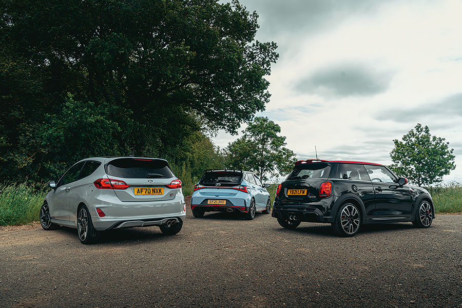 令人神往的福特Fiesta ST實在太無敵,幾乎所有對手都為之退避三舍,Mini修訂版和全新超級現代有本事拉長勝將軍下馬乎?