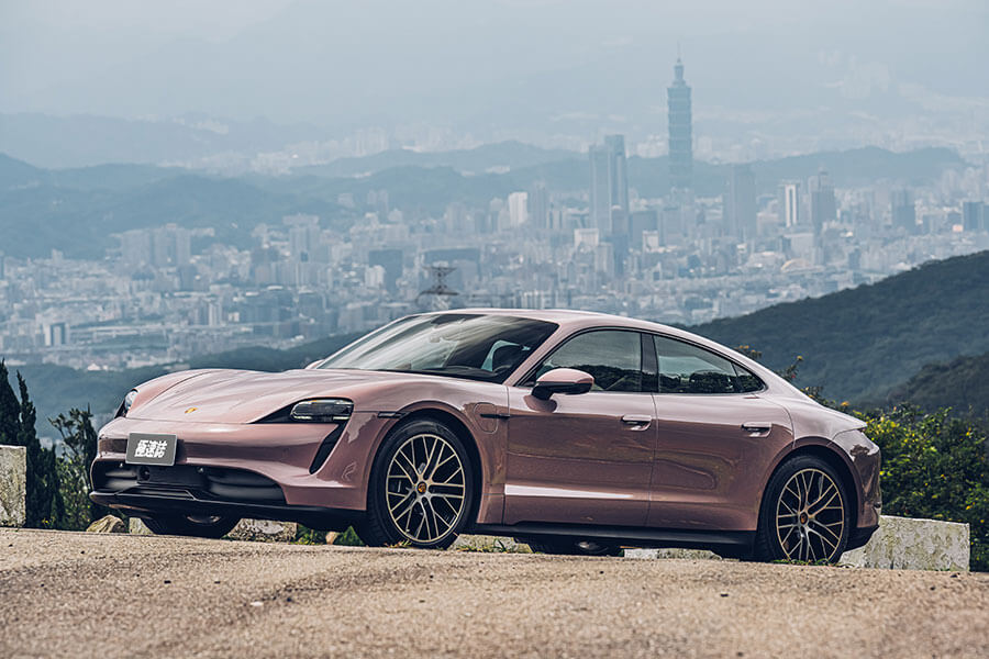 就機械架構來說,這是你可以買到最具保時捷精神的四門跑房。