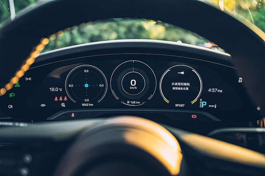 就機械架構來說,這是你可以買到最具保時捷精神的四門跑房。