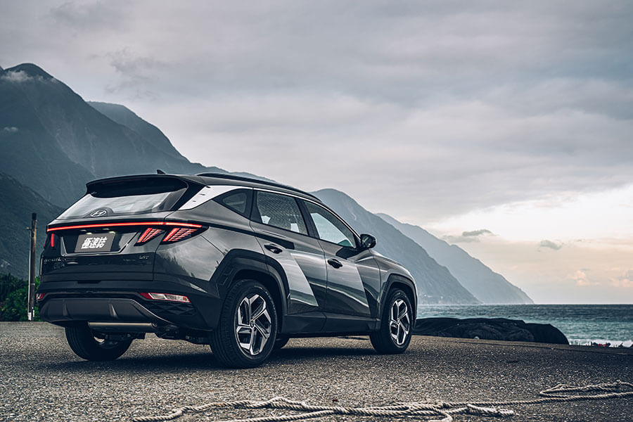 哇曲密,家用SUV的確不一定要長得溫良恭儉、秀外慧中。