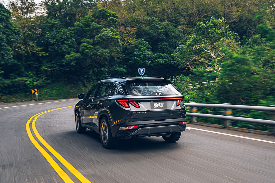 哇曲密,家用SUV的確不一定要長得溫良恭儉、秀外慧中。