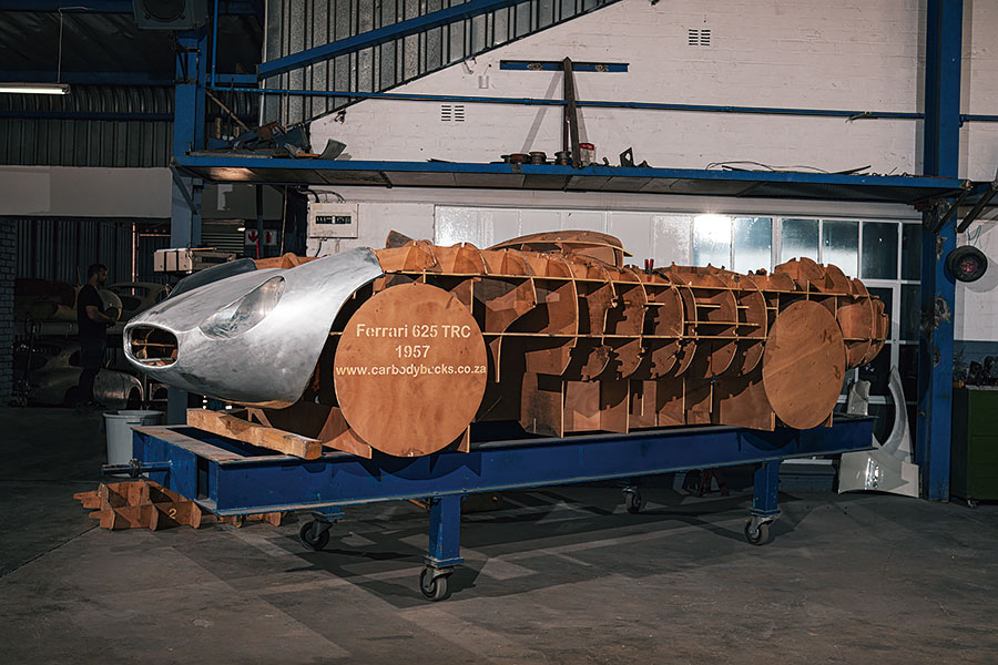 汽車基本上不就是一副巨大拼圖嗎?就讓我們介紹一位用3D拼圖實現車迷夢想的仁兄給大家認識認識吧。