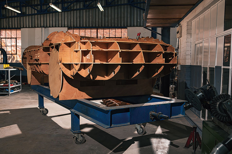 汽車基本上不就是一副巨大拼圖嗎?就讓我們介紹一位用3D拼圖實現車迷夢想的仁兄給大家認識認識吧。