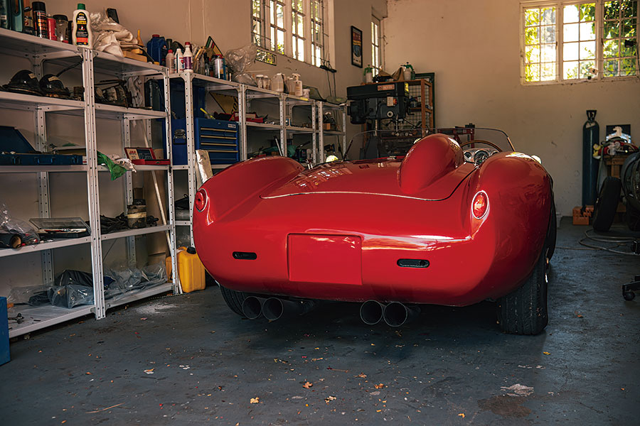 汽車基本上不就是一副巨大拼圖嗎?就讓我們介紹一位用3D拼圖實現車迷夢想的仁兄給大家認識認識吧。