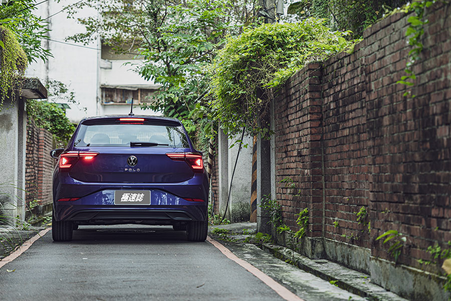 原來福斯並未放棄百萬元以下入門掀背,這次小改Polo站出來大喊我還在!!