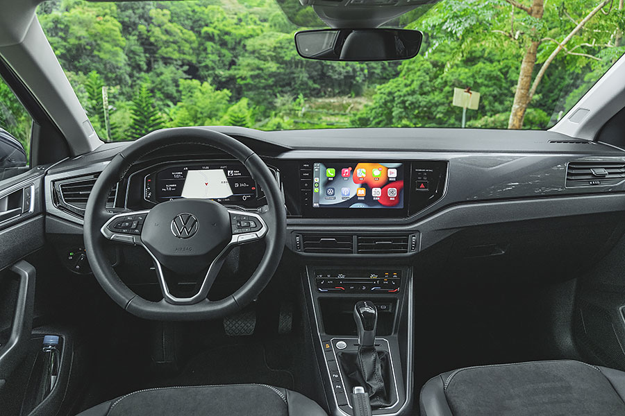 原來福斯並未放棄百萬元以下入門掀背,這次小改Polo站出來大喊我還在!!