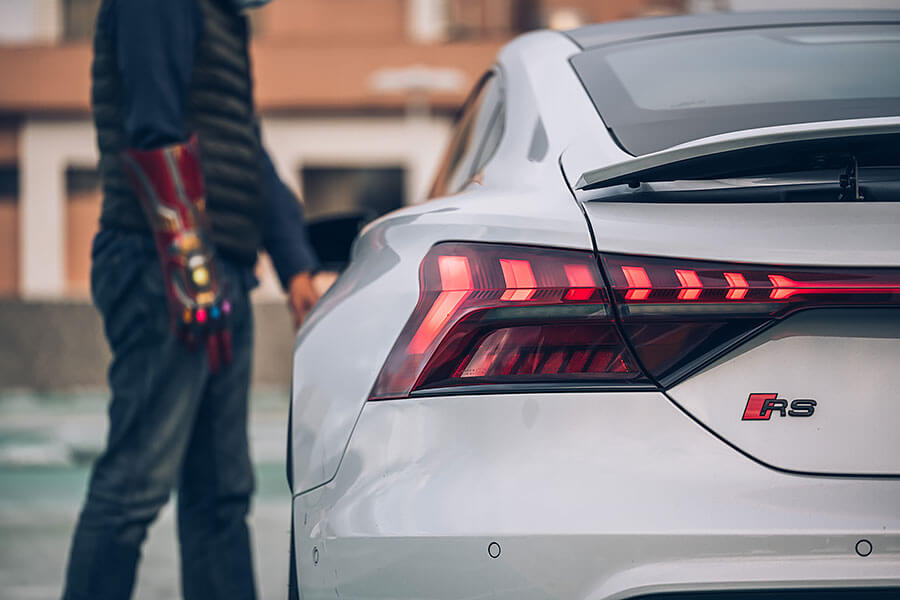 不像預期中那般科幻,但反而更讓人感動。