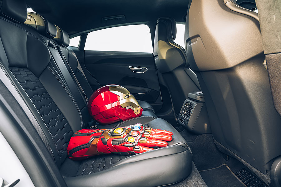 不像預期中那般科幻,但反而更讓人感動。