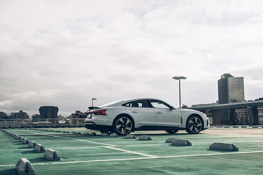 不像預期中那般科幻,但反而更讓人感動。