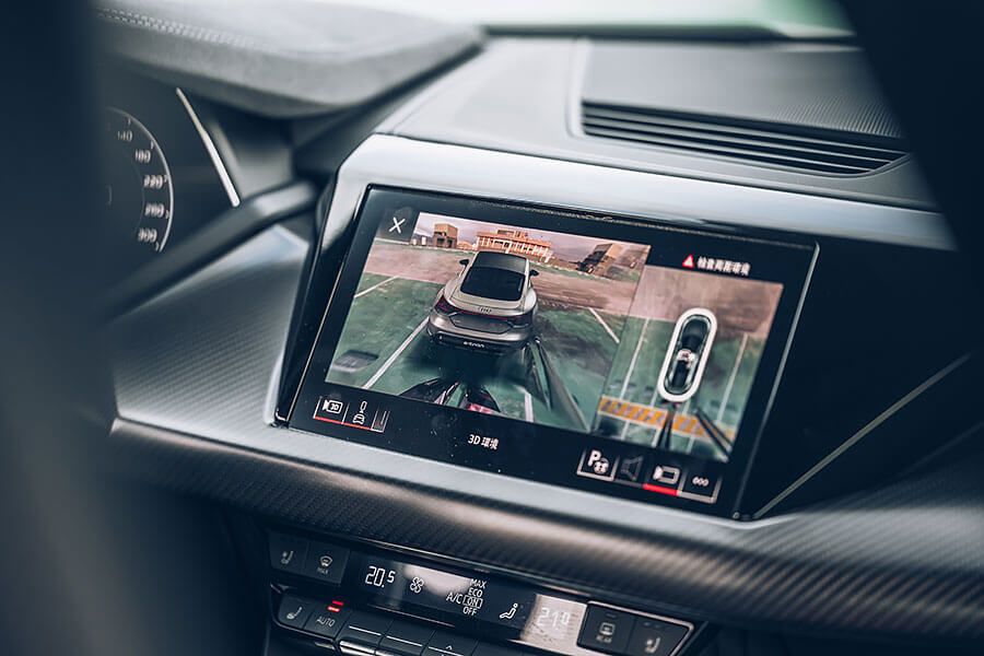 不像預期中那般科幻,但反而更讓人感動。