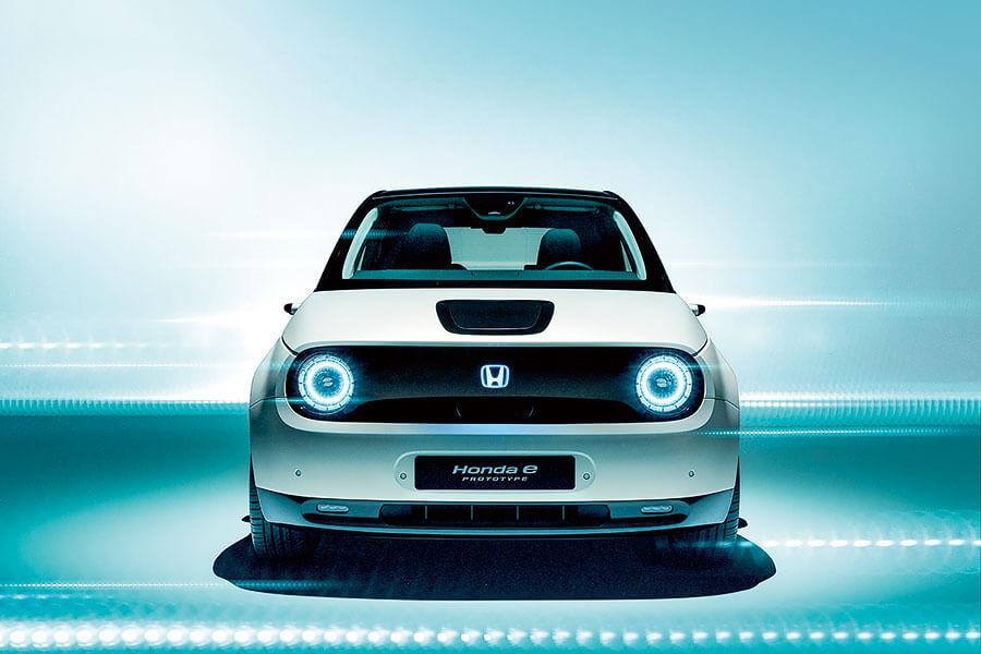 從最風光傑作,至到最慘淡低潮,這裡有你想知的一切,以及好些你不想知的本田逸聞軼事。