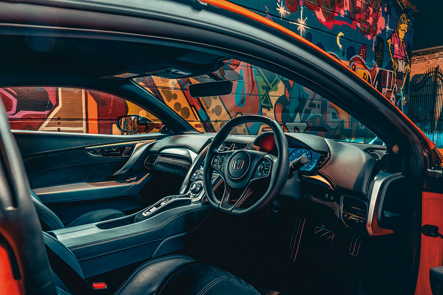 從最風光傑作,至到最慘淡低潮,這裡有你想知的一切,以及好些你不想知的本田逸聞軼事。