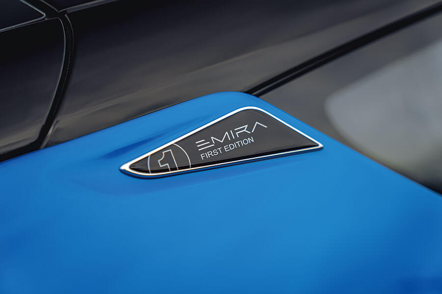 Emira仍然是斤兩十足的蓮花跑車,這一點毋庸置疑,可是在奔向銷售成功的路上說不定會令一眾英國跑車純粹主義者心煩意亂。