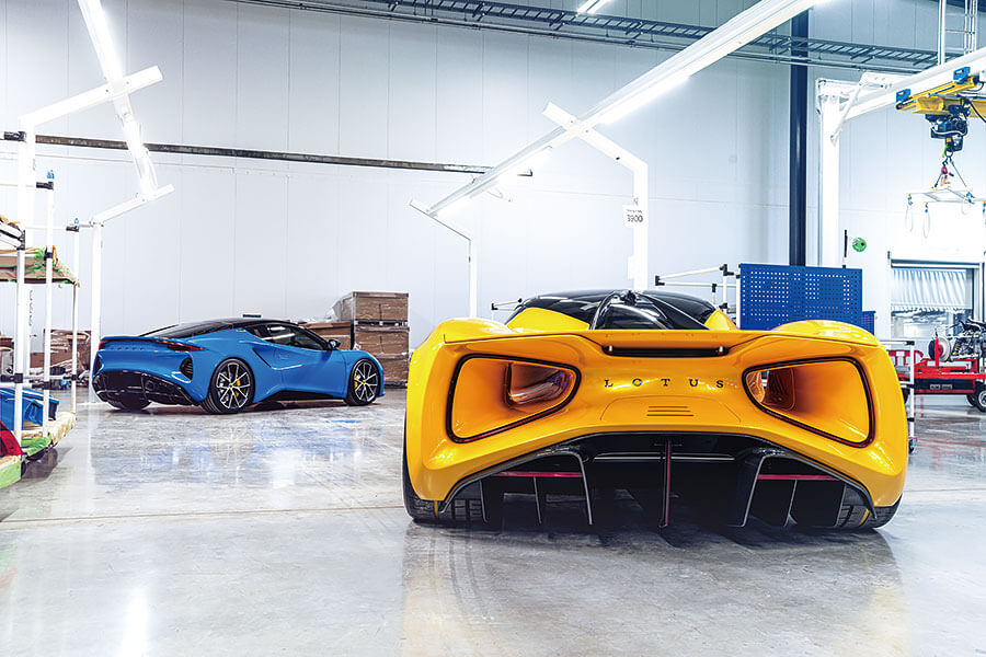 Emira仍然是斤兩十足的蓮花跑車,這一點毋庸置疑,可是在奔向銷售成功的路上說不定會令一眾英國跑車純粹主義者心煩意亂。