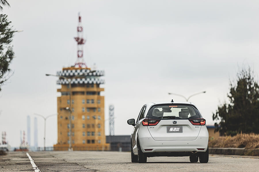 管他油幾分、電幾趴，看過小說都知道天雷雙劍要合璧才最強。