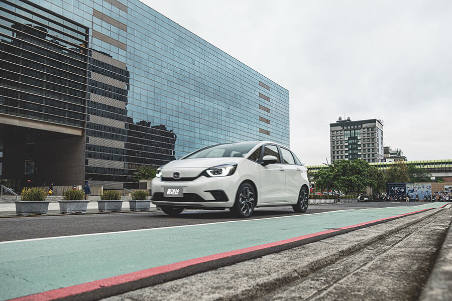 管他油幾分、電幾趴，看過小說都知道天雷雙劍要合璧才最強。